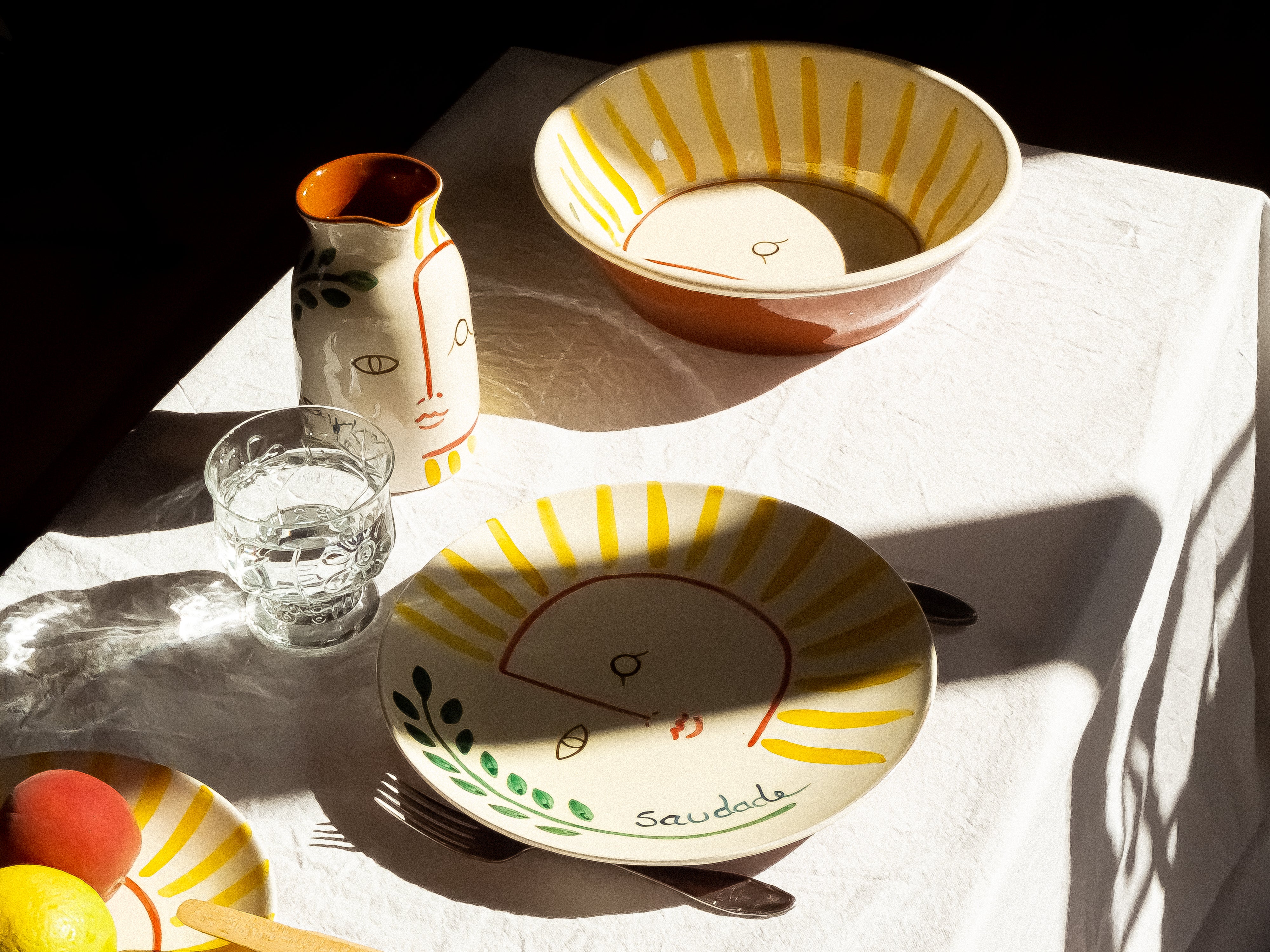Ensemble de vaisselle en céramique de la collection vitaminée Sol