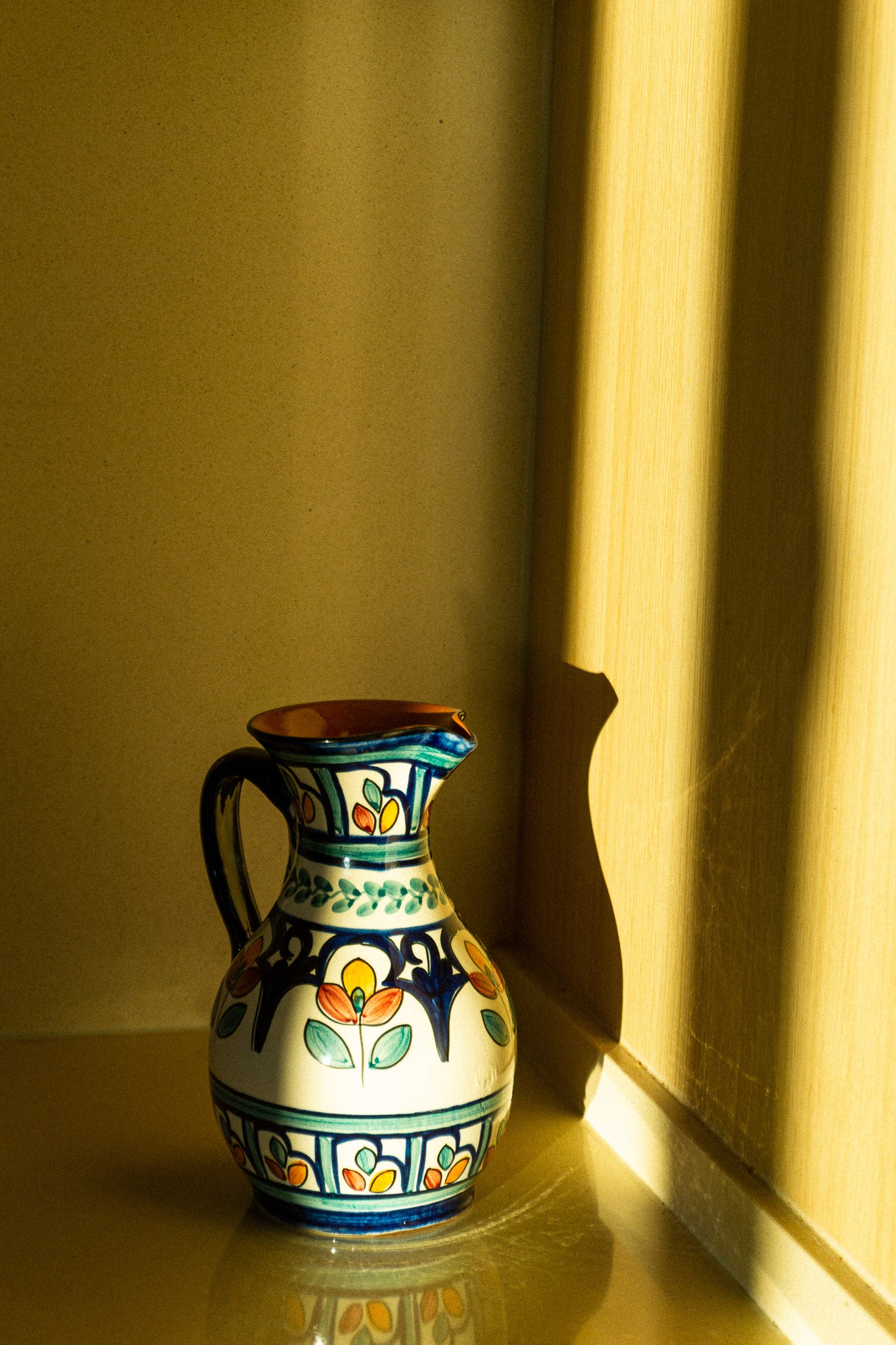 Carafe colorée en céramique artisanale portugaise 