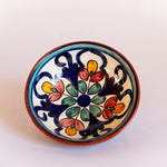 Petit bol en céramique à motifs colorés et fleuris. Fabriqué et peint à la main par des artisans portugais